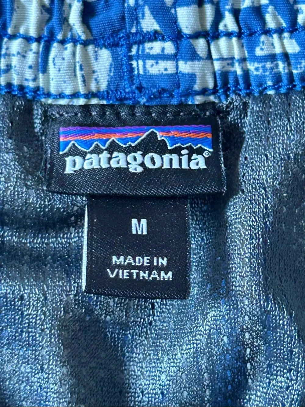 PATAGONIA Mens White Blue Baggies Adult Sz M Tribal Aztec Geometric Print Lined